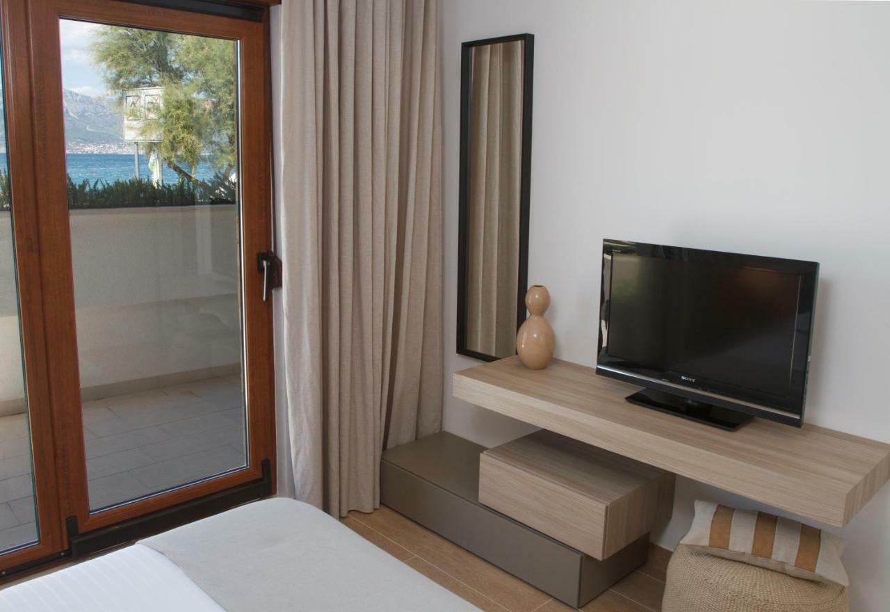 Luxury Poolside Villa สลาทิเน ภายนอก รูปภาพ
